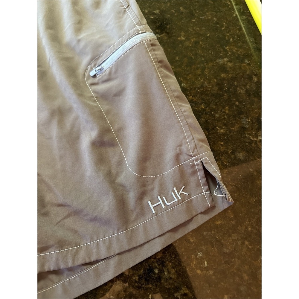 Huk Fishing Men's Gray Shorts Athletic Performance 2XL Swim Stretchy Waist - Picture 2 of 11